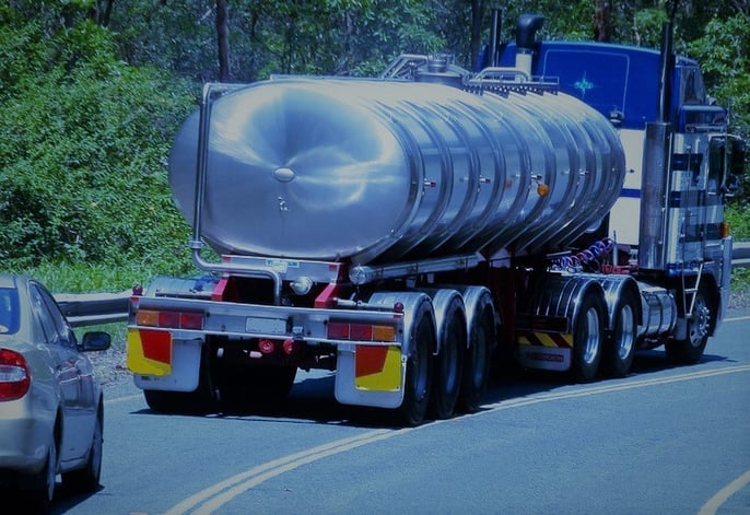Water-Carrier-Tanker-Road-Vehicle-Truck-Metal-945364